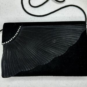 Satin & Velvet Vtg‎ Crossbody Black Fan Pleated Evening Bag w/rhinestones Purse
